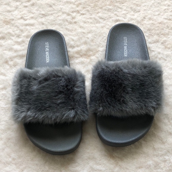 Steve Madden Shoes - Steve Madden faux fur slides